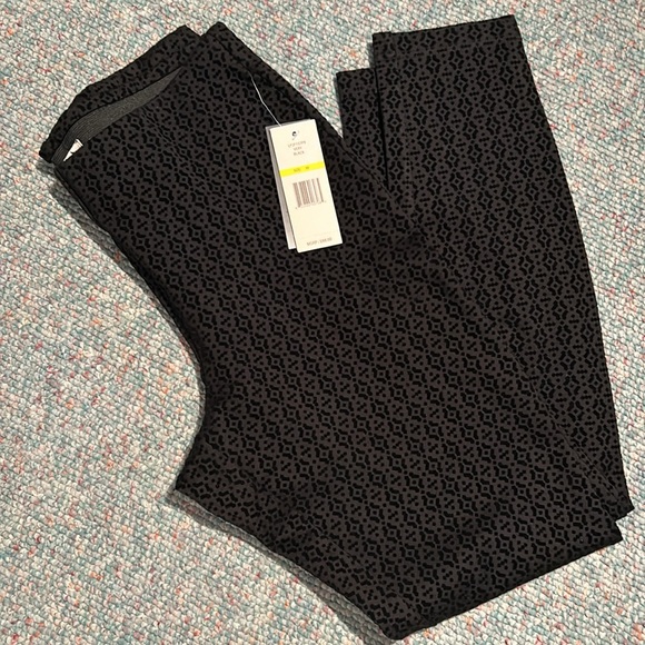 NWT Ladies size Medium “Very Black”textured Pants - Picture 11 of 11